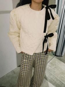 <img class='new_mark_img1' src='https://img.shop-pro.jp/img/new/icons14.gif' style='border:none;display:inline;margin:0px;padding:0px;width:auto;' />GHOSPELL Jules Quilted Jacket