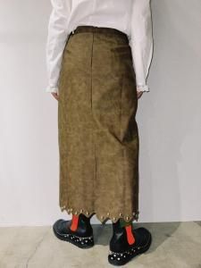 <img class='new_mark_img1' src='https://img.shop-pro.jp/img/new/icons14.gif' style='border:none;display:inline;margin:0px;padding:0px;width:auto;' />GHOSPELL Courtney Studded Midi Skirt