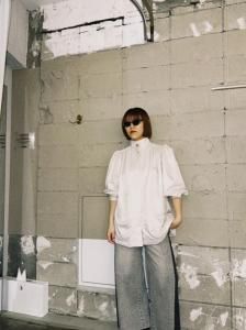 <img class='new_mark_img1' src='https://img.shop-pro.jp/img/new/icons14.gif' style='border:none;display:inline;margin:0px;padding:0px;width:auto;' />OKIRAKU satin gathered jacket