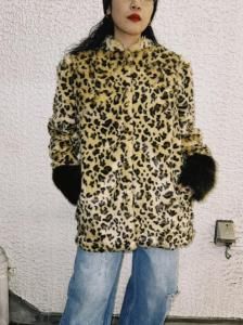 <img class='new_mark_img1' src='https://img.shop-pro.jp/img/new/icons14.gif' style='border:none;display:inline;margin:0px;padding:0px;width:auto;' />sister jane Malone Faux Leopard Jacket