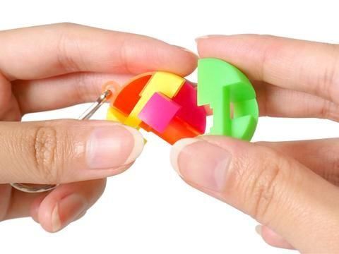 パズルチャーム  限定１セット ミニミニカラフルパズルキーホルダー｜おもちゃ・縁日玩具・駄菓子