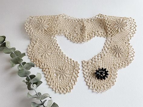 タティングレースのV字型付け襟風チョーカー