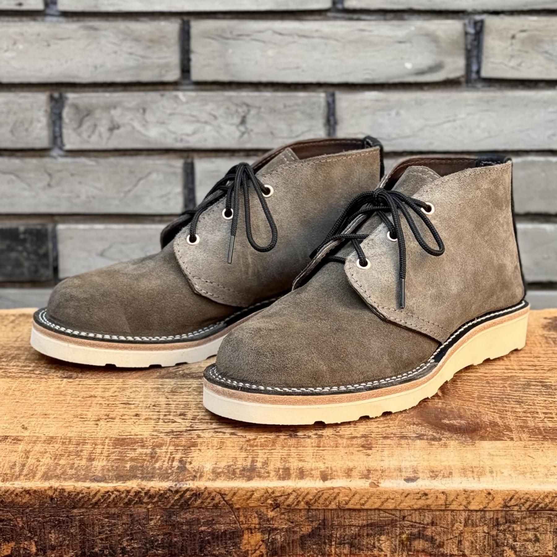 ڥȥå֡ġCHUKKA Roughout CharcoalBlack Bison #4014White Sole Nickel HW