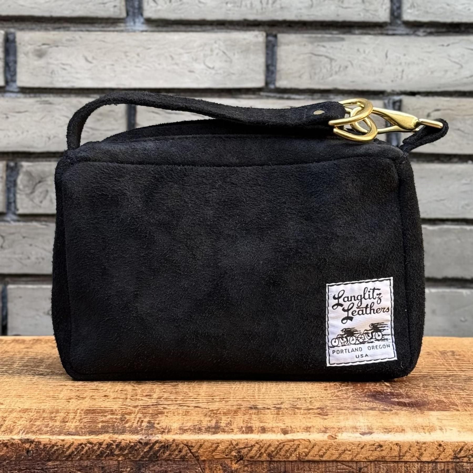 Langlitz Leathers ブラックレザー バッグ Langlitz Leathers】Convertible Bag(Medium/Roughout Black