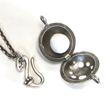 AROMA PENDANT : with AROMA VITA+ - BBM ONLINE SHOP - アクセサリー