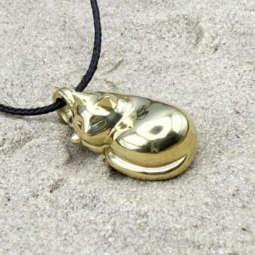 ltd979br 居眠り猫 真鍮　ペンダント