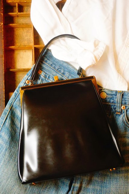 USA VINTAGE《Black Leather》MINIMUM SQUARE HAND BAG with DICE CLASP( ヴィンテージハンドバッグ) 【古着・雑貨の店 かるた】
