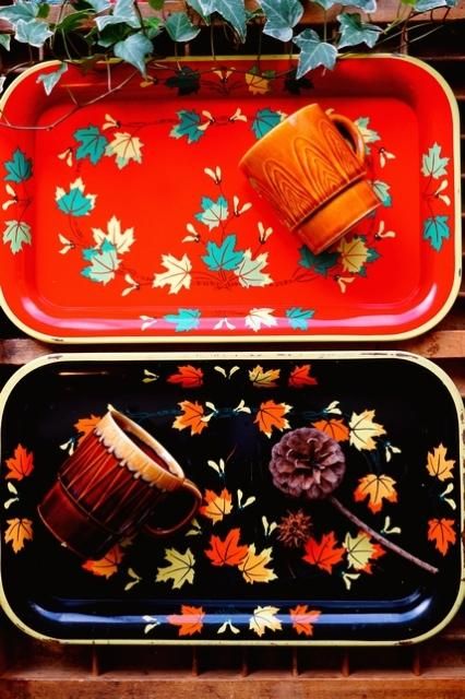 ☆ペアSET☆ USA VINTAGE ~1960's RED＆BLACK LEAF PRINT TRAY ヴィンテージ トレー 50年代 50's アンティーク ロカビリー - 【古着・雑貨の店 かるた】