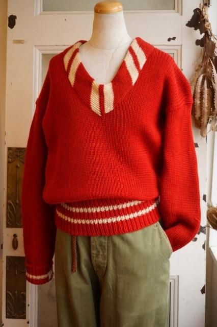 USA VINTAGE 40s BURGUNDY＆IVORY U-NECK SWEATER ヴィンテージ ニット