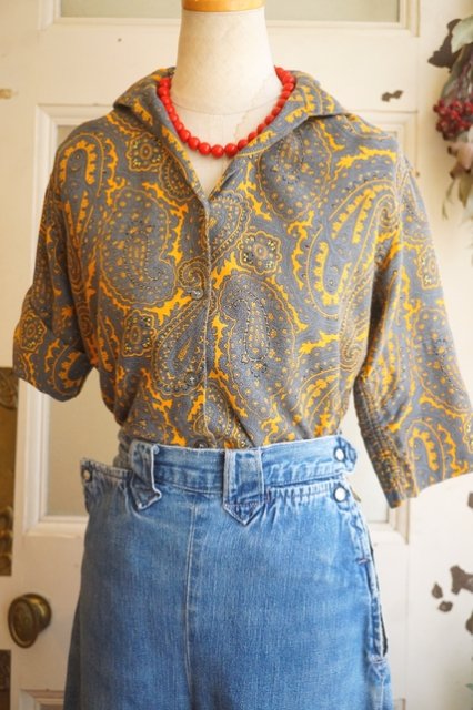 USA VINTAGE 60s 60's 《Shapely Classic》 PAISLEY RAYON BLOUSE 