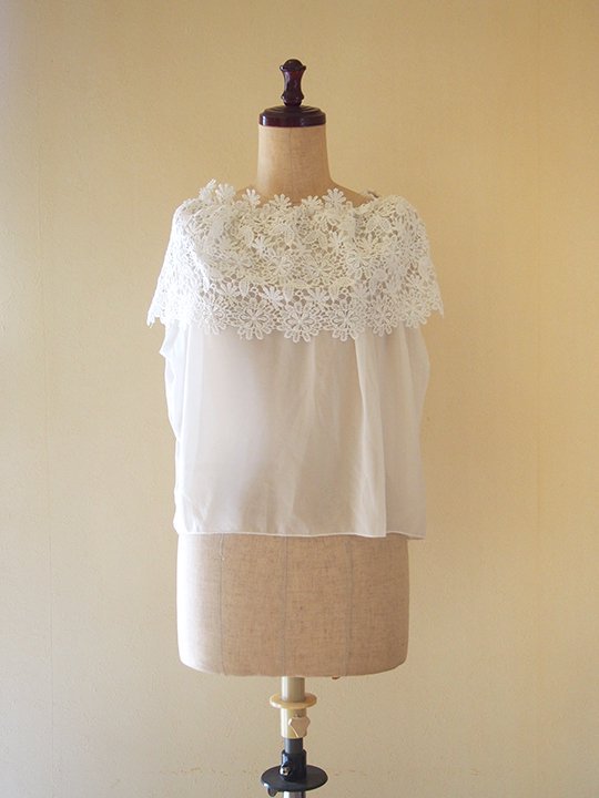 <img class='new_mark_img1' src='https://img.shop-pro.jp/img/new/icons13.gif' style='border:none;display:inline;margin:0px;padding:0px;width:auto;' />Europe vintage flower lace embroidery tops (ivory) / 衼å ơ ե졼 Ρ꡼֡ȥåץ (ܥ꡼)