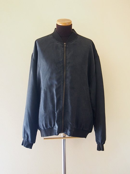 <img class='new_mark_img1' src='https://img.shop-pro.jp/img/new/icons13.gif' style='border:none;display:inline;margin:0px;padding:0px;width:auto;' />Europe vintage silk blouson (black) / 衼å ơ 륯֥륾 ()