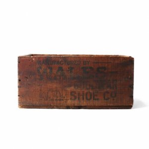 ANTIQUE WALES SHOES CO WOOD BOX