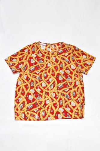 Vintage - String and Buttons Print Red Half Sleeve Top