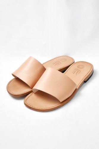 <img class='new_mark_img1' src='https://img.shop-pro.jp/img/new/icons20.gif' style='border:none;display:inline;margin:0px;padding:0px;width:auto;' />Eder Shoes - Leather Sandals
