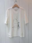 <img class='new_mark_img1' src='https://img.shop-pro.jp/img/new/icons47.gif' style='border:none;display:inline;margin:0px;padding:0px;width:auto;' />Folio "Cosmosus" T-SHIRT-White