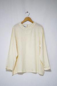 <img class='new_mark_img1' src='https://img.shop-pro.jp/img/new/icons47.gif' style='border:none;display:inline;margin:0px;padding:0px;width:auto;' />VINTAGE-Silk P/O Dot Blouse