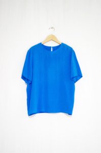 <img class='new_mark_img1' src='https://img.shop-pro.jp/img/new/icons47.gif' style='border:none;display:inline;margin:0px;padding:0px;width:auto;' />VINTAGE-Silk p.o Blouse(BLUE)