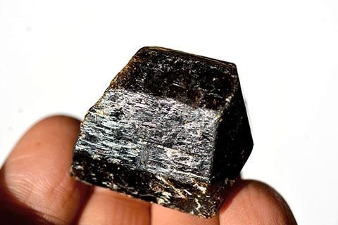 大きなドラバイト ★ ベトナム産 鉱物 トルマリン 原石 宝石 天然石 ドラバイト・トルマリン原石26g（ネパール産）