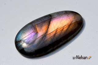 multicolor Labradorite（マルチカラー・ラブラドライト） - ヒーリングクリスタルと鉱物のオンラインショップNehan