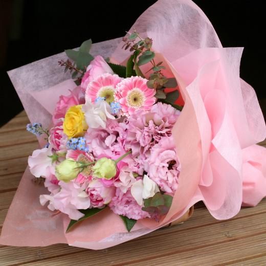花束11 000円 税込 広島市の花屋 フラワーショップなかむら 花束 アレンジ バルーンフラワー プリザーブド 観葉植物 胡蝶蘭 フラワースタンド 花束11 000円 税込 広島市の花屋 フラワーショップなかむら 花束 アレンジ バルーンフラワー プリザーブド 観葉植物 胡蝶蘭 フラワースタンド