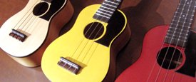 MSPアコースティックピックアップ付きヤイリギターK.Yairi製フォークウクレレの色の比較