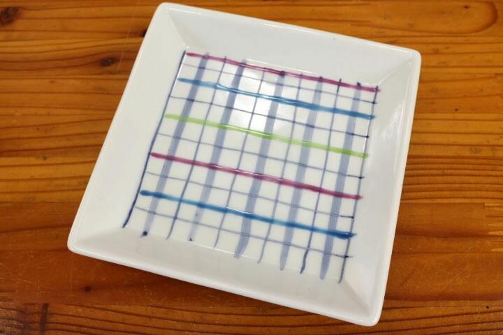 九谷焼　色絵遊窯　素敵な角皿　4枚 九谷焼 色絵遊窯 素敵な角皿 4枚 - メルカリ