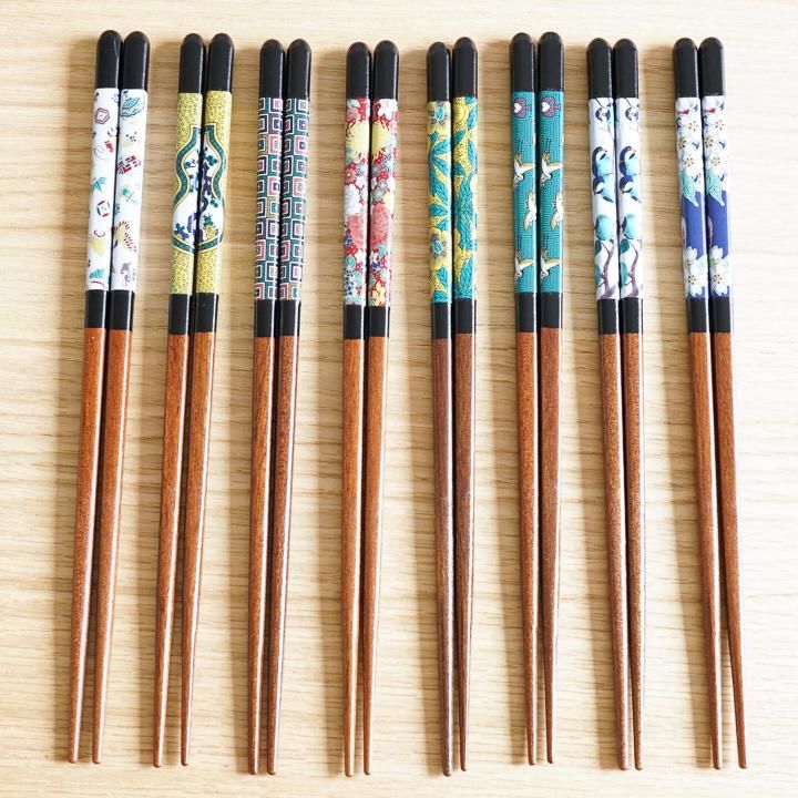 九谷色絵×若狭塗箸 | 黒 23cm / 青郊窯 | 九谷焼専門店の陶らいふ 九谷色絵×若狭塗箸 | 黒 23cm / 青郊窯 | 九谷焼専門店の陶らいふ