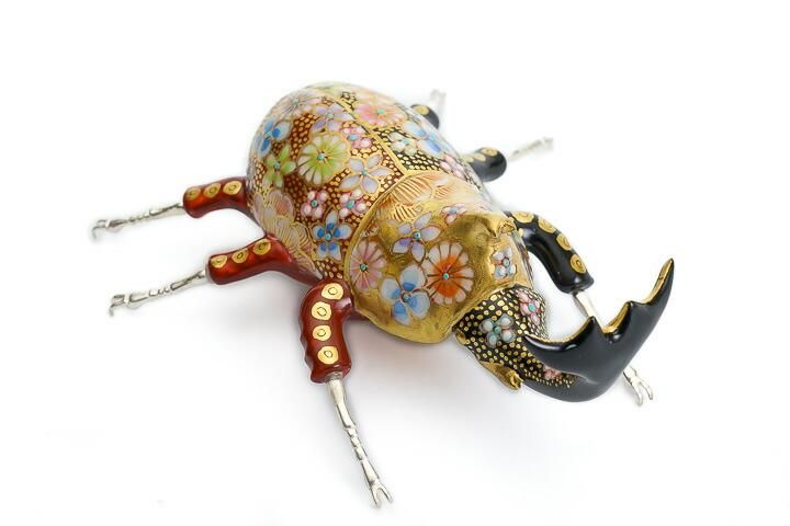 カブトムシ 色絵金襴花詰/高聡文