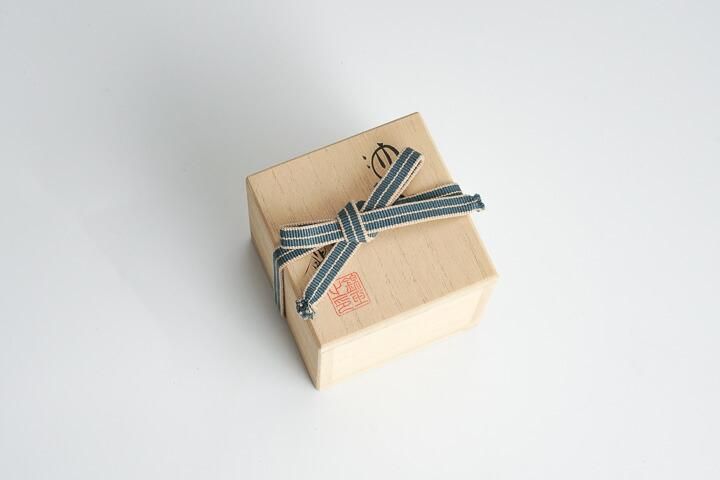 九谷焼／酒盃。五客。【麻布に包まれています 桐箱付き 昭和