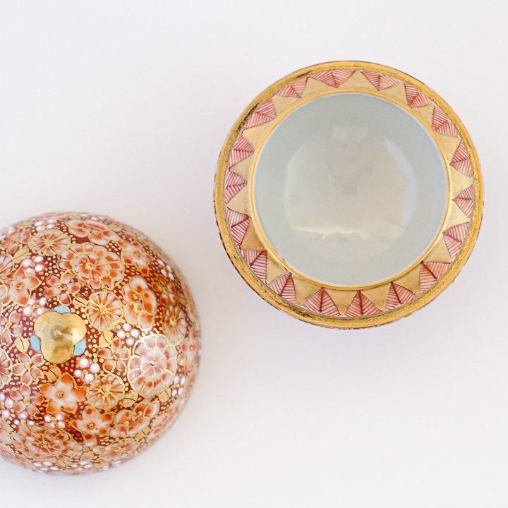 玉香合 赤絵金襴花詰紋 / 高聡文 | - 九谷焼通販 陶らいふ 玉香合 赤絵金襴花詰紋 / 高聡文 | - 九谷焼通販 陶らいふ