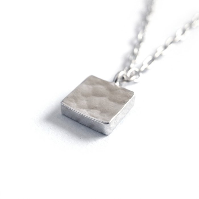 Tiny Square Necklace(小さな四角モチーフネックレス)