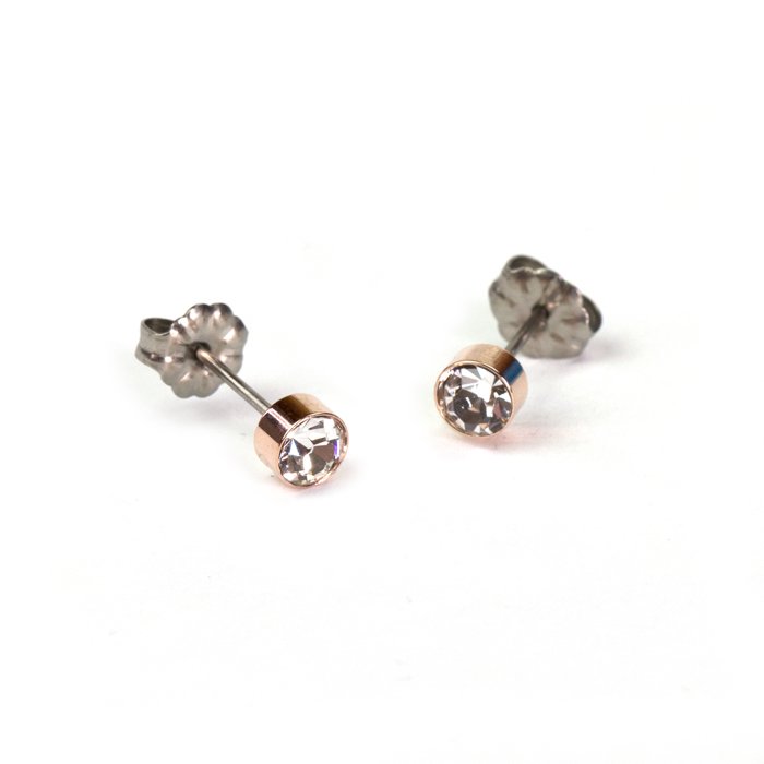 Small 1 Stone Earring (小さなクリスタルガラスのイヤリング)