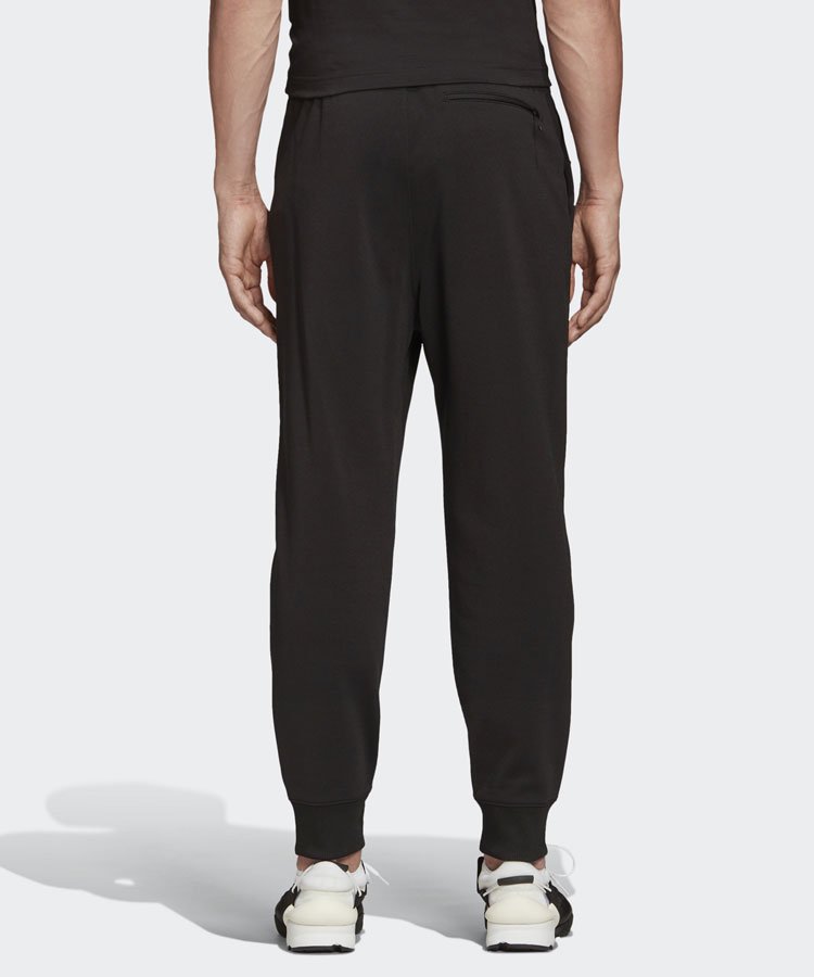 <img class='new_mark_img1' src='https://img.shop-pro.jp/img/new/icons5.gif' style='border:none;display:inline;margin:0px;padding:0px;width:auto;' />Y-3 M CLASSIC CUFFED TRACK PANTS / ブラック [FN3385]