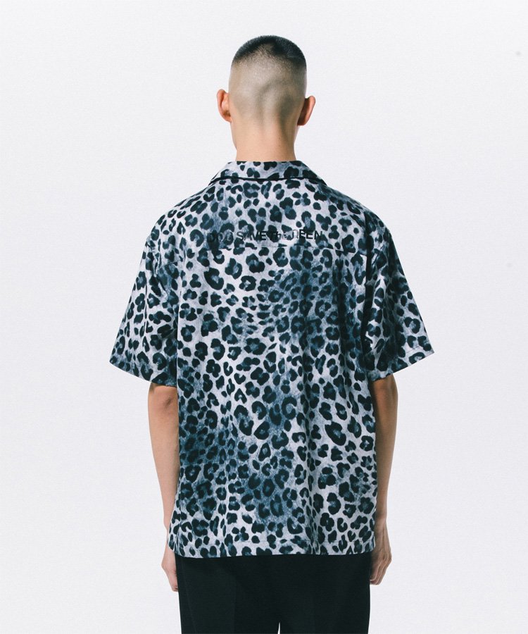 <img class='new_mark_img1' src='https://img.shop-pro.jp/img/new/icons5.gif' style='border:none;display:inline;margin:0px;padding:0px;width:auto;' />R9 LEOPARD S/S SHIRT / 졼 [RW24S0207]