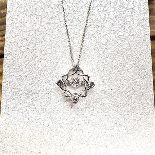 MASAYOSHI のsilver jewelryに触れてみて下さい。 - Danny