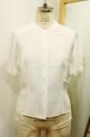<img class='new_mark_img1' src='https://img.shop-pro.jp/img/new/icons43.gif' style='border:none;display:inline;margin:0px;padding:0px;width:auto;' />50'S FRILL COLLAR LACE EDGE PUFF SLEEVE BLOUSE (WHT)