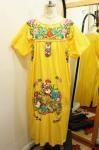 <img class='new_mark_img1' src='https://img.shop-pro.jp/img/new/icons43.gif' style='border:none;display:inline;margin:0px;padding:0px;width:auto;' />FLOWER PEACOCK EMBROIDERED MEXICAN DRESS (YLW)