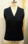 <img class='new_mark_img1' src='https://img.shop-pro.jp/img/new/icons43.gif' style='border:none;display:inline;margin:0px;padding:0px;width:auto;' />20'S V-NECK WOOL KNIT VEST (NVY)