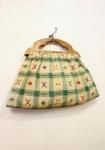 <img class='new_mark_img1' src='https://img.shop-pro.jp/img/new/icons43.gif' style='border:none;display:inline;margin:0px;padding:0px;width:auto;' />40'S EMBROIDERED WOOD HANDLE BAG (BEIGE/GRN)