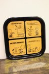 <img class='new_mark_img1' src='https://img.shop-pro.jp/img/new/icons43.gif' style='border:none;display:inline;margin:0px;padding:0px;width:auto;' />VINTAGE PEANUTS SNOOPY & CHARLIE BROWN METAL TRAY (BLK/ORG)