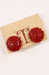 <img class='new_mark_img1' src='https://img.shop-pro.jp/img/new/icons43.gif' style='border:none;display:inline;margin:0px;padding:0px;width:auto;' />VINTAGE BAKELITE CARVED EARRINGS (RED)