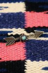<img class='new_mark_img1' src='https://img.shop-pro.jp/img/new/icons43.gif' style='border:none;display:inline;margin:0px;padding:0px;width:auto;' />VINTAGE FRED HARVEY ERA ARROW THUNDERBIRD TURQUOISE SILVER BROOCH