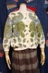 <img class='new_mark_img1' src='https://img.shop-pro.jp/img/new/icons43.gif' style='border:none;display:inline;margin:0px;padding:0px;width:auto;' />60'S FLOWER IN PAISLEY PRINT KNIT CARDIGAN (O.WHT/GRN)