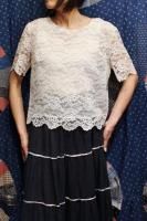 DEAD STOCK 50'S FLOWER LACE SCALLOP HEM TOPS (WHT)