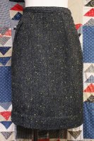 <img class='new_mark_img1' src='https://img.shop-pro.jp/img/new/icons43.gif' style='border:none;display:inline;margin:0px;padding:0px;width:auto;' />50'S HERRINGBONE WOOL NEP TIGHT SKIRT (BLK/GRY/YLW)