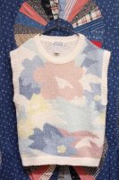 <img class='new_mark_img1' src='https://img.shop-pro.jp/img/new/icons21.gif' style='border:none;display:inline;margin:0px;padding:0px;width:auto;' />80'S FLOWER PATTERN KNIT VEST (WHT/PNK/BLE/YLW) ★20%OFF 4200円→