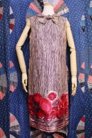 60'S CREW NECK WITH RIBBON FLOWER PRINT SLEEVELESS DRESS (BEIGE/BRN/RED)