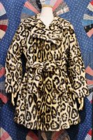 <img class='new_mark_img1' src='https://img.shop-pro.jp/img/new/icons43.gif' style='border:none;display:inline;margin:0px;padding:0px;width:auto;' />60s SaFaRi DOUBLE BREAST FAKE FUR LEOPARD COAT WITH BELT
