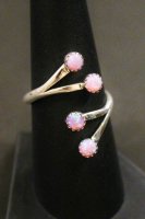 <img class='new_mark_img1' src='https://img.shop-pro.jp/img/new/icons43.gif' style='border:none;display:inline;margin:0px;padding:0px;width:auto;' />NAVAJO 4 PINK OPAL ADJUSTABLE STERLING SILVER RING